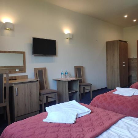 Hotel Eden Rzgow Εξωτερικό φωτογραφία