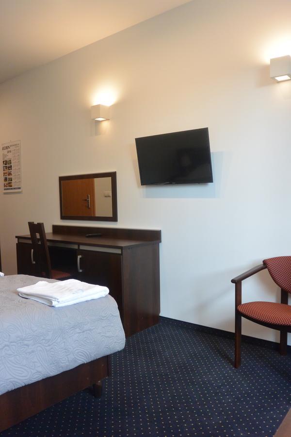 Hotel Eden Rzgow Εξωτερικό φωτογραφία